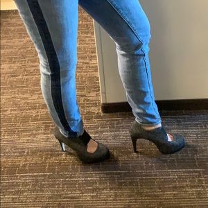 Black glitter, high heeled dress shoes